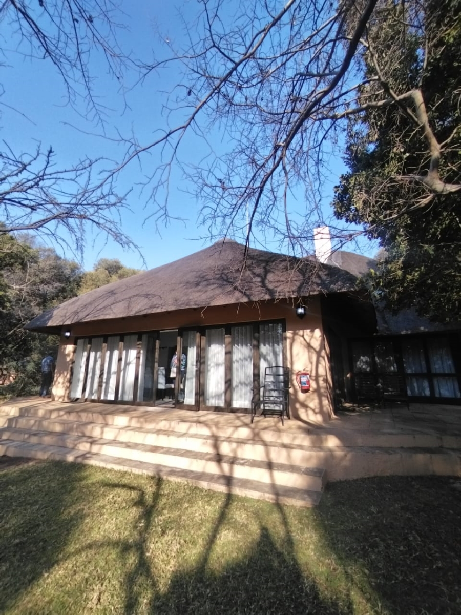7 Bedroom Property for Sale in Lakeland North West
